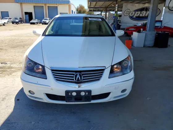 2005 Acura RL