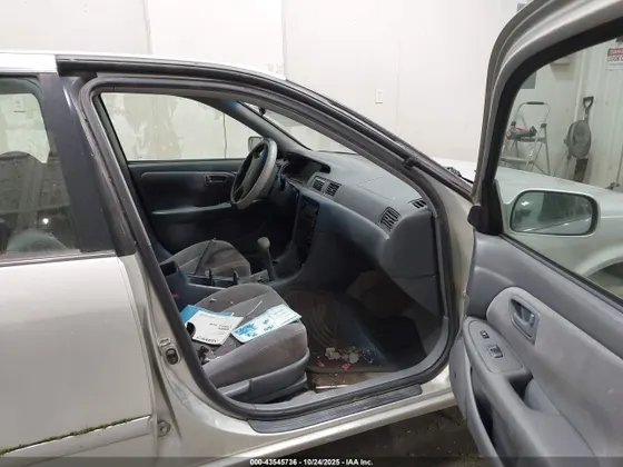 2001 Toyota Camry LE