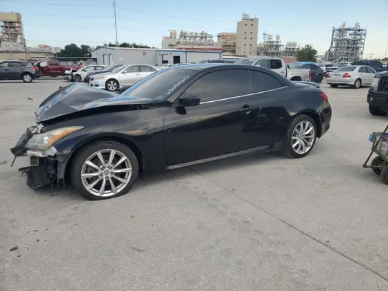 2014 INFINITI Q60 Convertible