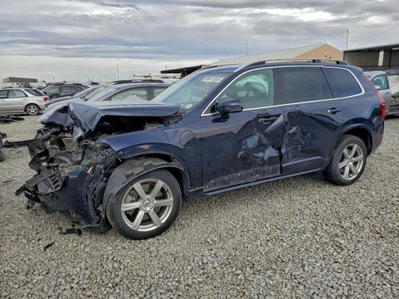 2016 Volvo XC90 Hybrid T8 Momentum