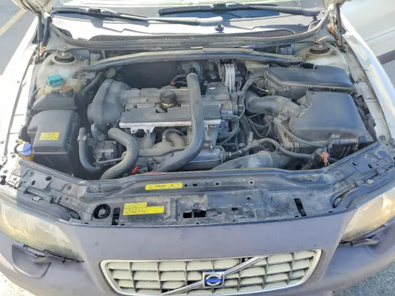 2004 Volvo V70 XC70