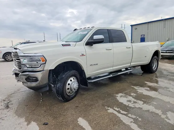 2022 Ram 3500 Laramie
