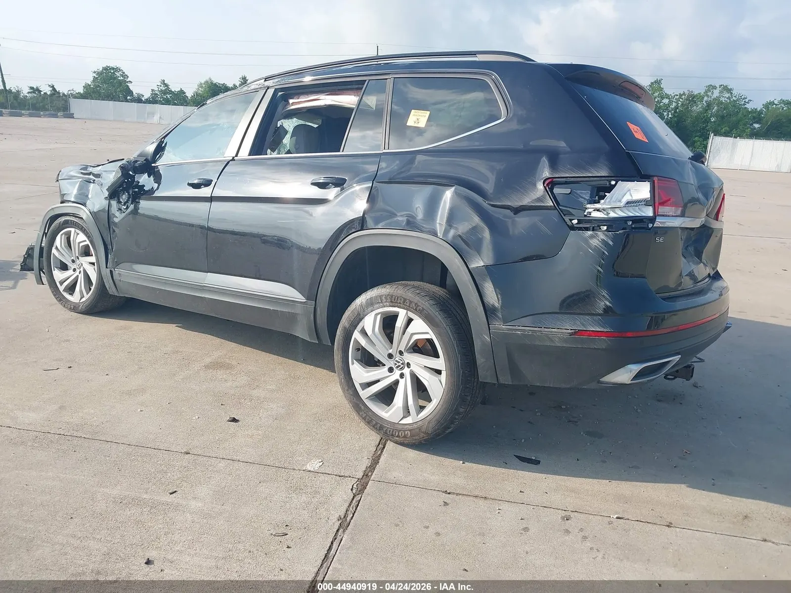2023 Volkswagen Atlas 2.0T SE w/Technology