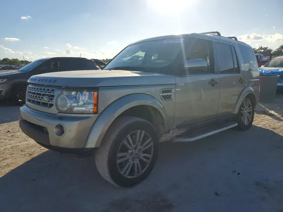 2010 Land Rover LR4 LUX