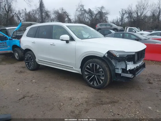 2026 Volvo XC90 Plus