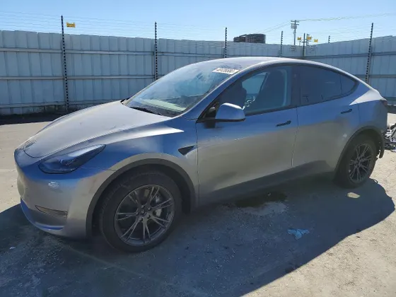 2025 Tesla Model Y Long Range