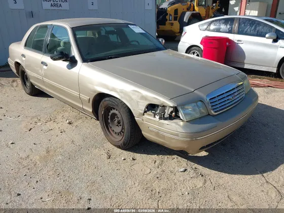 2000 Ford Crown Victoria