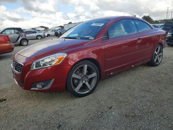 2013 Volvo C70 T5