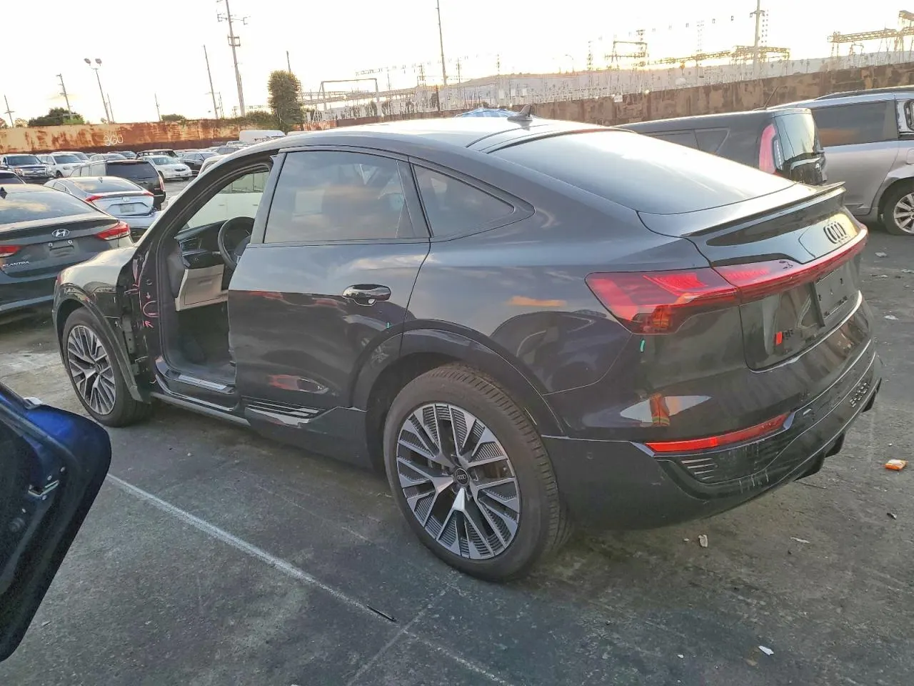 2024 Audi Q8 e-tron Sportback S line Premium Plus