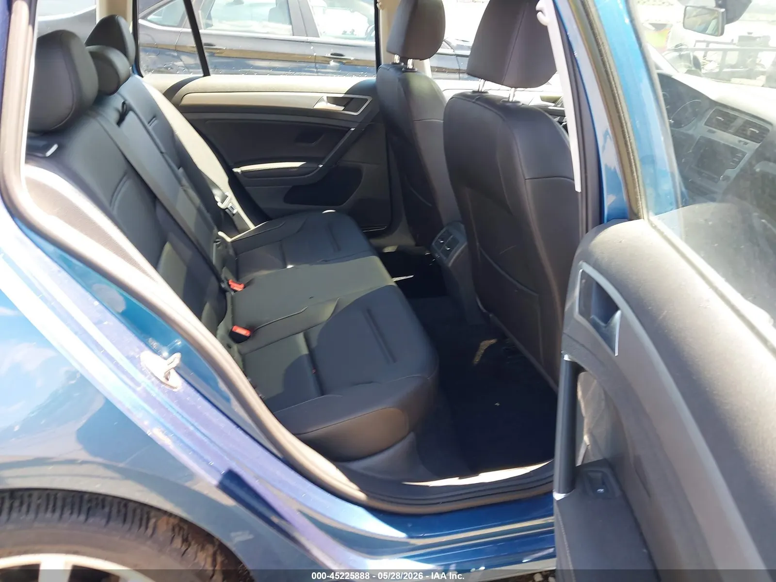 2017 Volkswagen Golf SportWagen S
