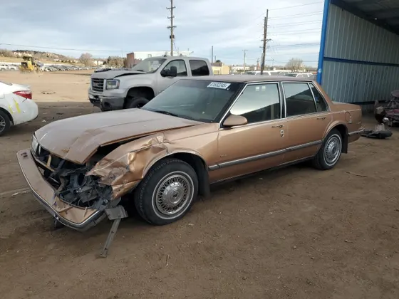 1989 Oldsmobile Delta 88 ROYALE