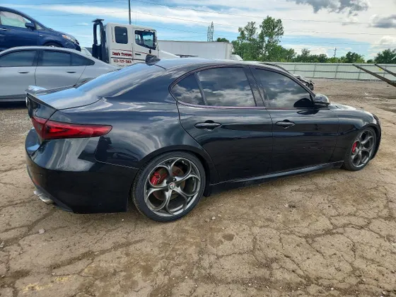 2017 Alfa Romeo Giulia Ti