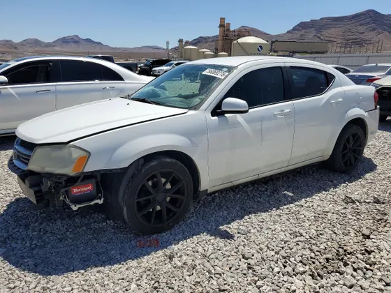 2011 Dodge Avenger Lux