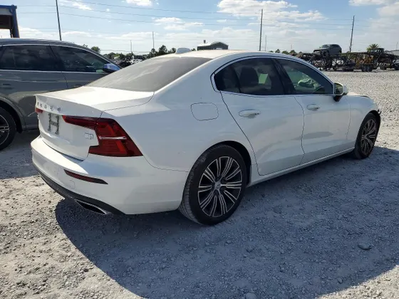 2022 Volvo S60 Recharge Plug-In Hybrid Inscription