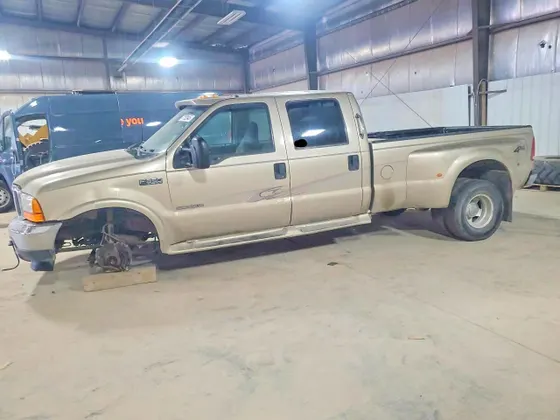 2001 Ford Super Duty F-350 DRW XL