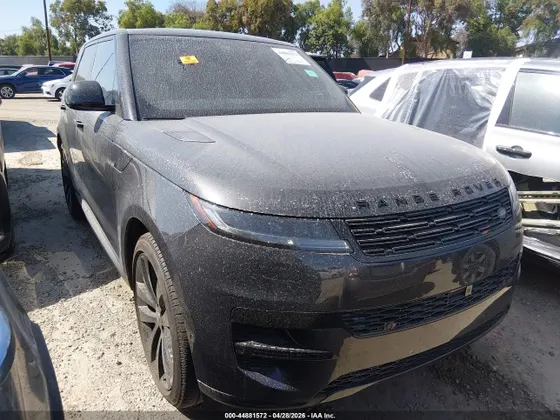 2025 Land Rover Range Rover Sport SE