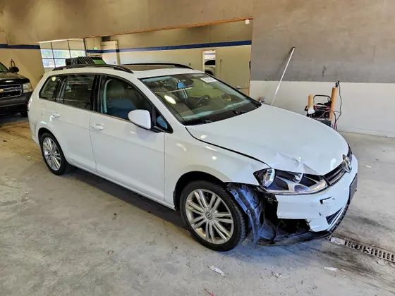 2015 Volkswagen Golf SportWagen TDI S
