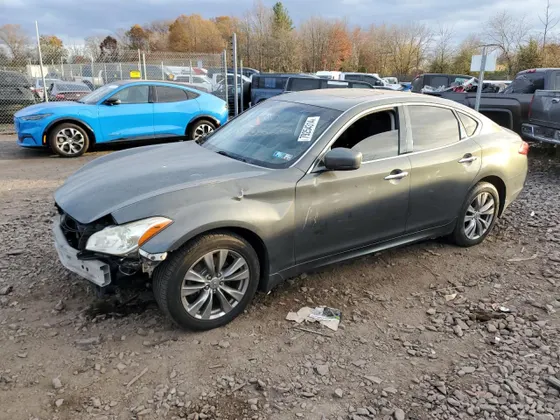 2012 INFINITI M56 X