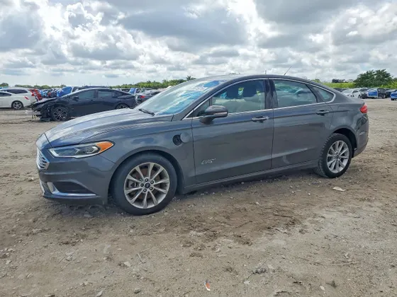 2018 Ford Fusion Energi SE