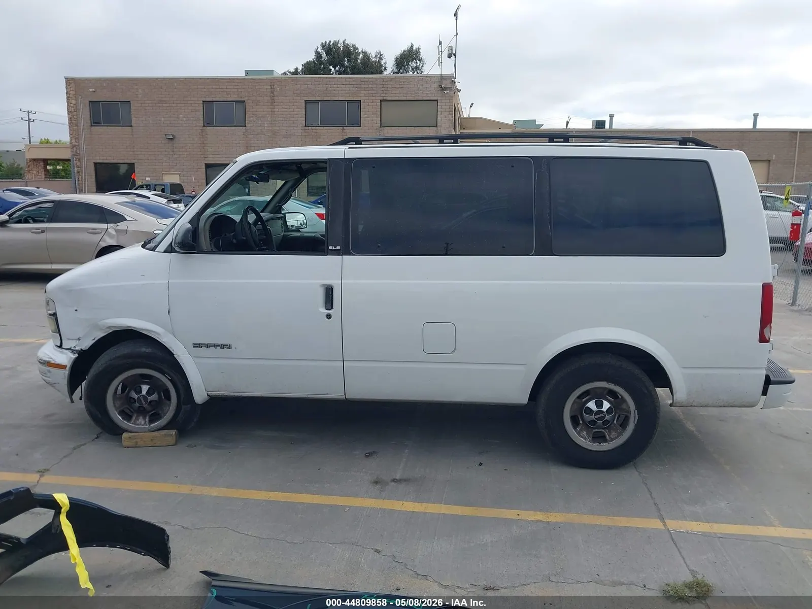 2001 GMC Safari Passenger SLE