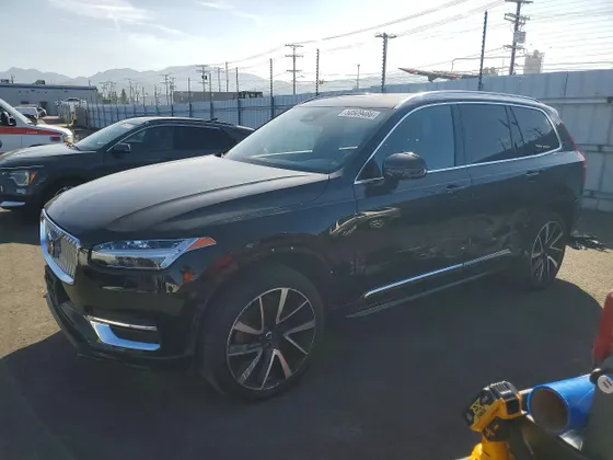 2025 Volvo XC90 Plus