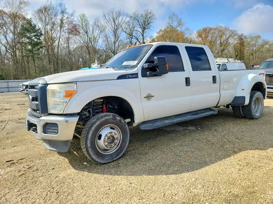 2015 Ford Super Duty F-350 DRW XL