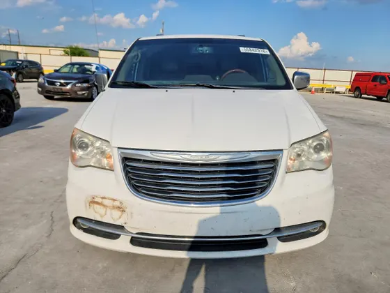 2013 Chrysler Town & Country Limited
