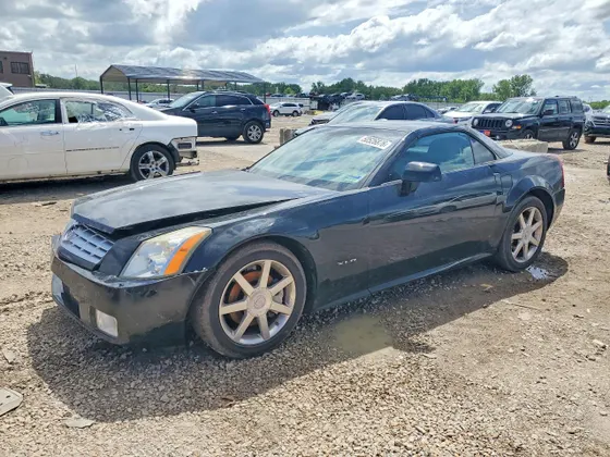 2005 Cadillac XLR