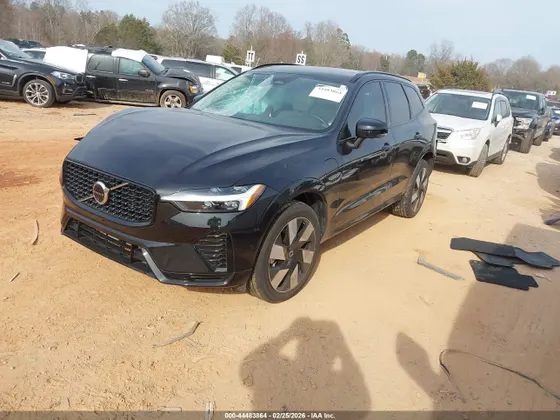 2025 Volvo XC60 Plug-In Hybrid Plus