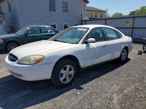 2002 Ford Taurus SE Standard