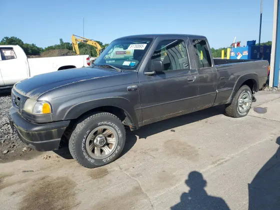 2005 Mazda B-Series 4WD Truck SE