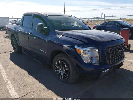 2023 Nissan Titan SV