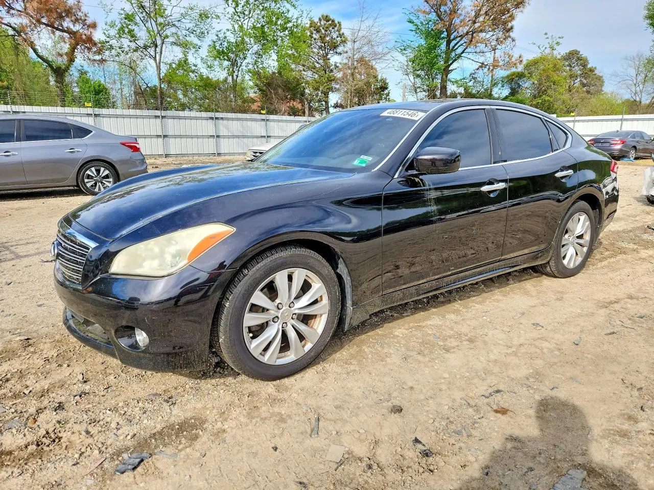 2011 INFINITI M56
