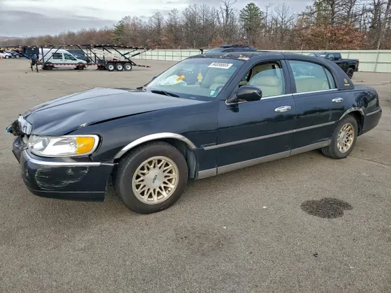 1998 Lincoln Town Car Signature