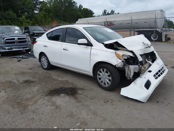2012 Nissan Versa SL