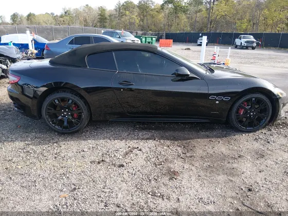 2016 Maserati GranTurismo Convertible Sport