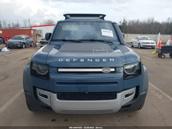 2020 Land Rover Defender SE