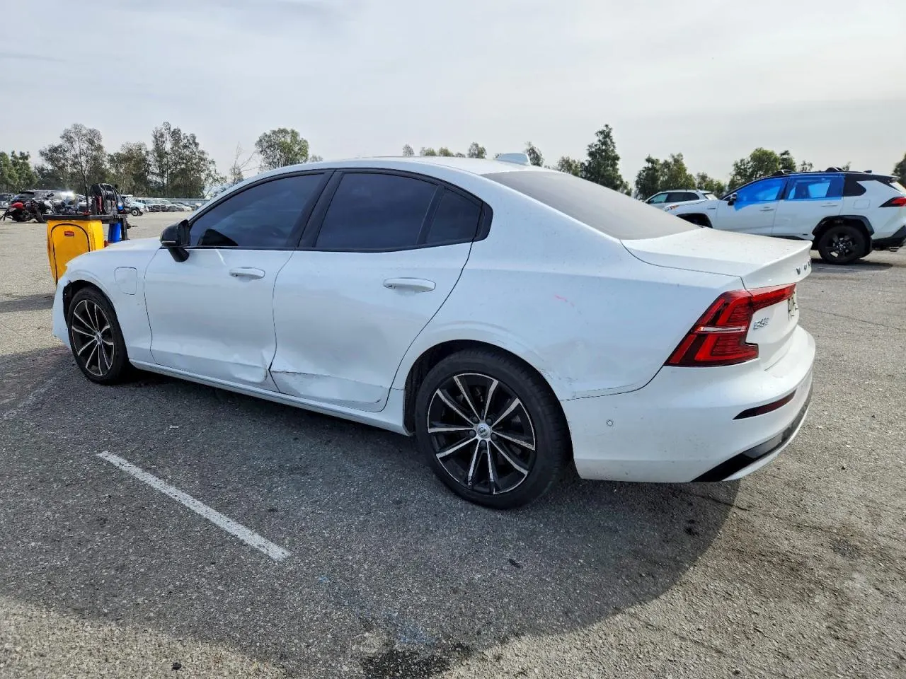 2024 Volvo S60 Recharge Plug-In Hybrid Plus Dark Theme