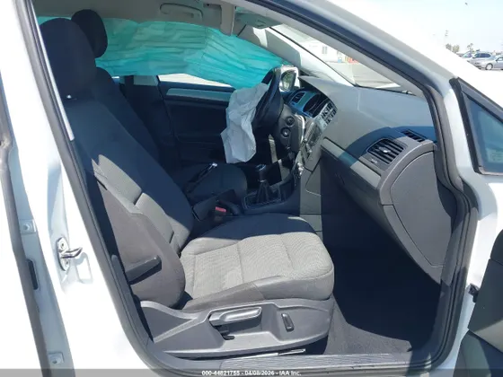 2016 Volkswagen Golf TSI S
