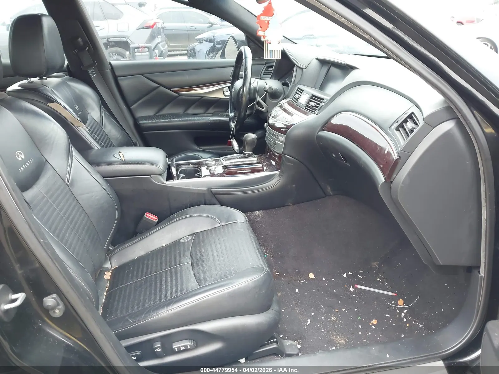 2011 INFINITI M56