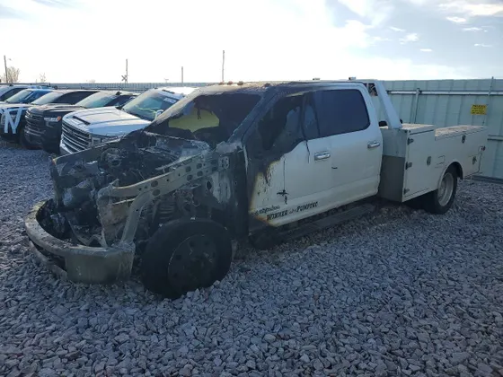 2017 Ford Super Duty F-550 DRW LARIAT