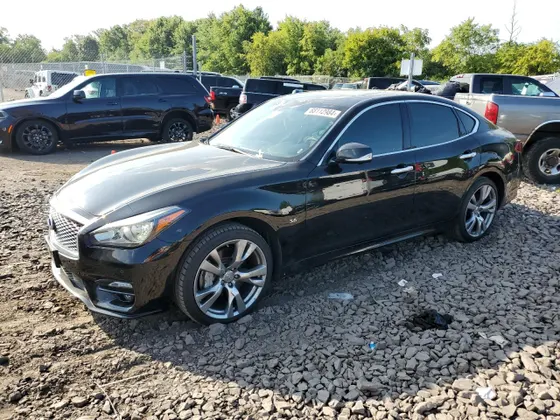 2018 INFINITI M56 5.6 LUXE
