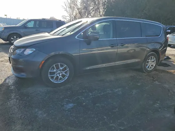 2022 Chrysler GRAND CARAVAN SXT