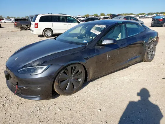 2025 Tesla Model S Plaid