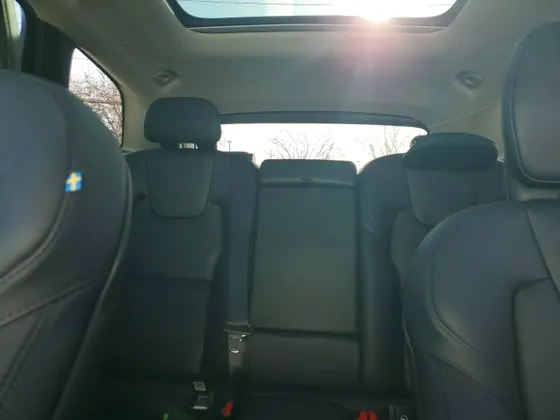 2025 Volvo XC60 Plug-In Hybrid Core