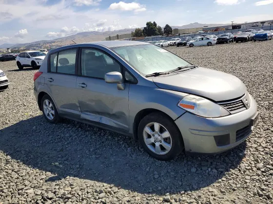 2008 Nissan Versa 1.8 SL