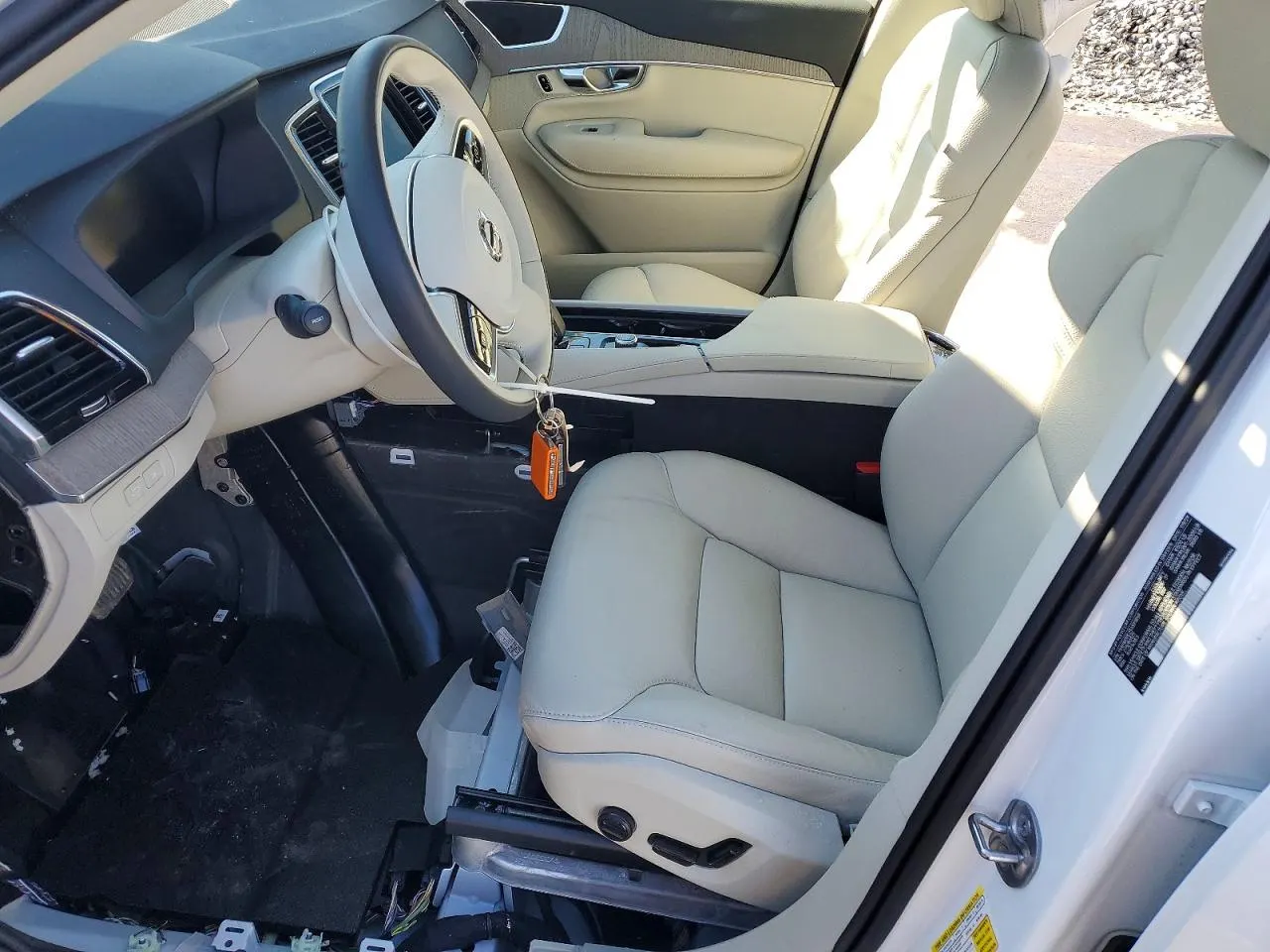 2025 Volvo XC90 Plug-In Hybrid Plus
