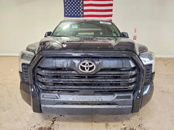 2025 Toyota Tundra 4WD SR
