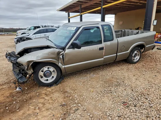 2001 GMC Sonoma SLS w/1SR Pkg