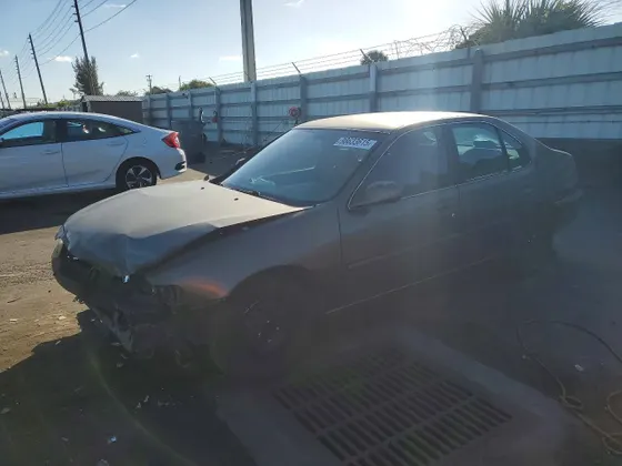 1999 Nissan Altima XE